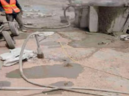 吕梁水泥混凝土路面板底注浆技术 路面脱空注浆整治方案